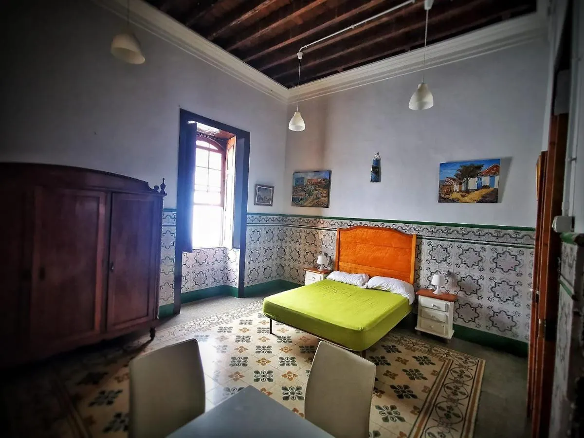 Atlantis Surf Hostel Moya  0*, Moya (Gran Canaria)