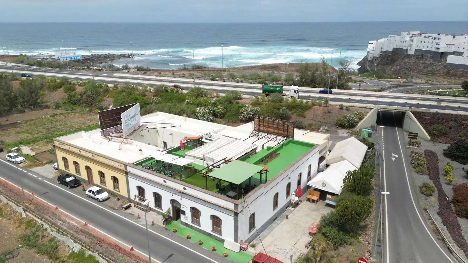 Atlantis Surf Hostel Moya  Maison d'hôtes Moya (Gran Canaria)