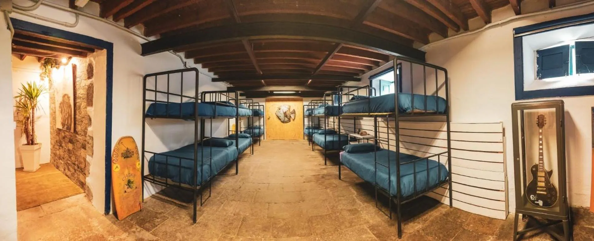 Atlantis Surf Hostel Moya  Maison d'hôtes Moya (Gran Canaria)